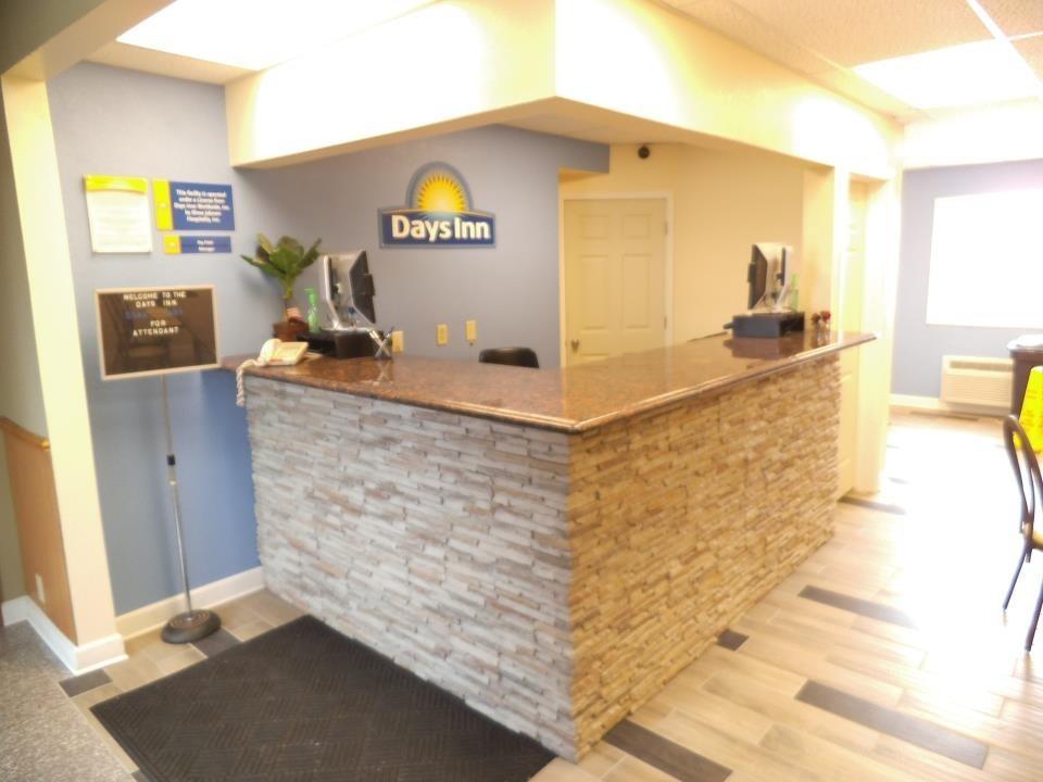 Days Inn By Wyndham West Branch Iowa City Area Exterior foto
